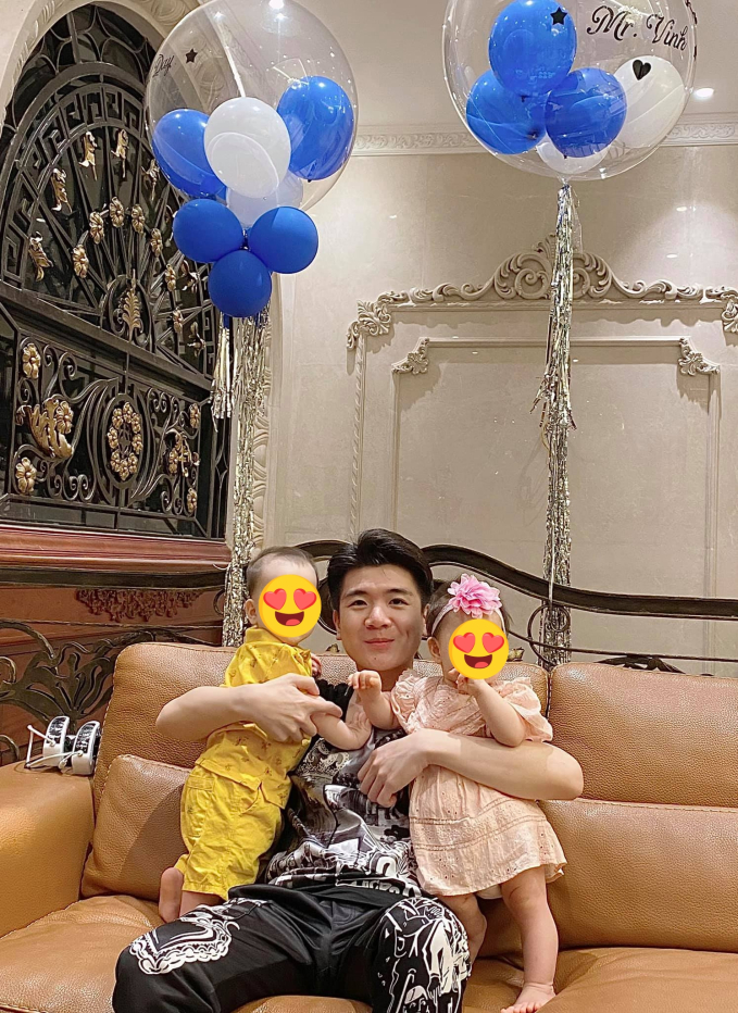 Thiếu gia tập đoàn nghìn tỷ có cuộc sống sống xa hoa, làm bố đơn thân gần 5 năm nhưng danh tính vợ vẫn là điều bí ẩn nhất! - Ảnh 7. Thiếu gia tập đoàn nghìn tỷ có cuộc sống sống xa hoa, làm bố đơn thân gần 5 năm nhưng danh tính vợ vẫn là điều bí ẩn nhất! - Ảnh 7.