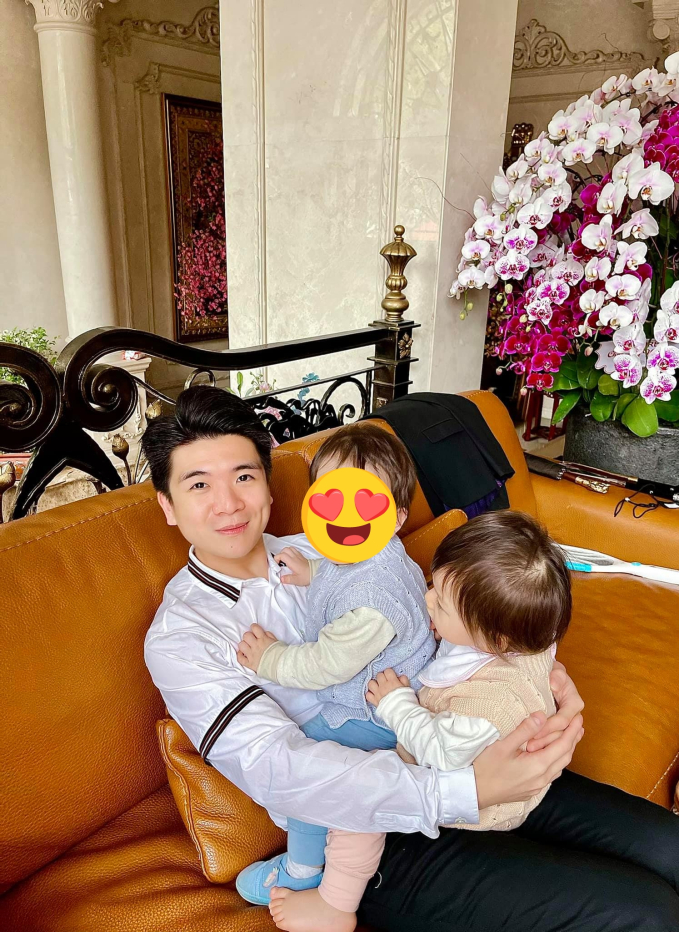 Thiếu gia tập đoàn nghìn tỷ có cuộc sống sống xa hoa, làm bố đơn thân gần 5 năm nhưng danh tính vợ vẫn là điều bí ẩn nhất! - Ảnh 6. Thiếu gia tập đoàn nghìn tỷ có cuộc sống sống xa hoa, làm bố đơn thân gần 5 năm nhưng danh tính vợ vẫn là điều bí ẩn nhất! - Ảnh 6.