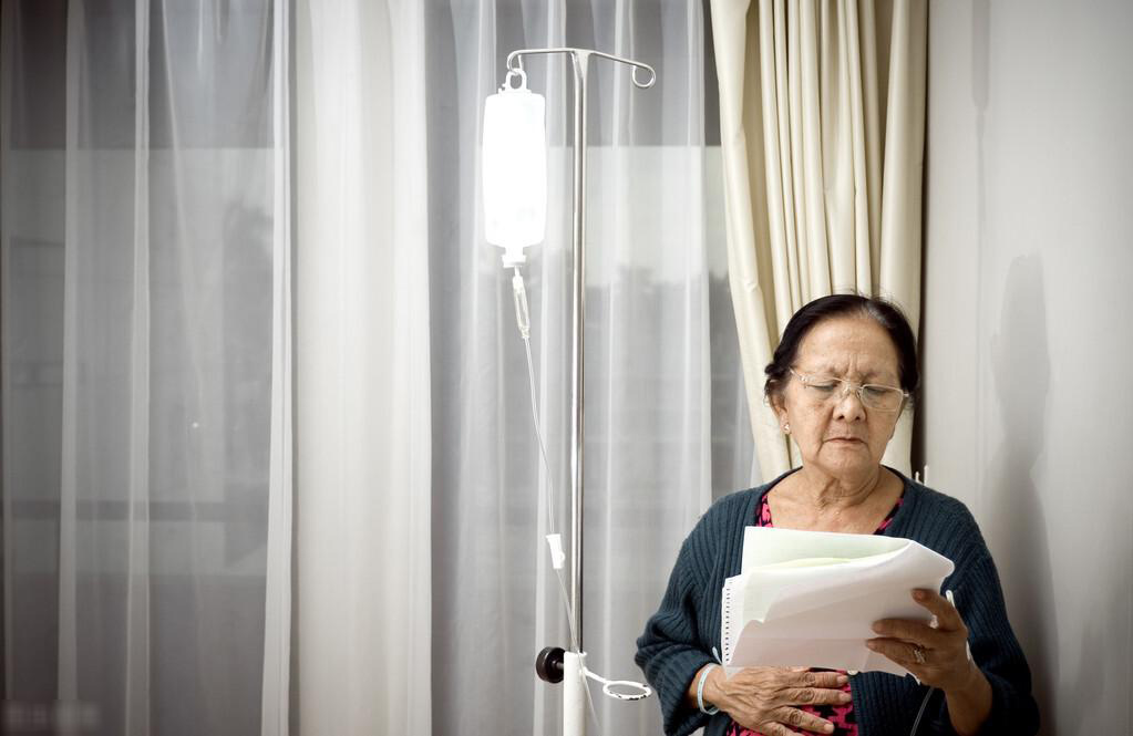 Những ngày cuối đời, cụ bà U70 không cần sống cùng con cái, “giải quyết” 14 triệu đồng lương hưu 1 cách khôn ngoan- Ảnh 2. Những ngày cuối đời, cụ bà U70 không cần sống cùng con cái, “giải quyết” 14 triệu đồng lương hưu 1 cách khôn ngoan- Ảnh 2.