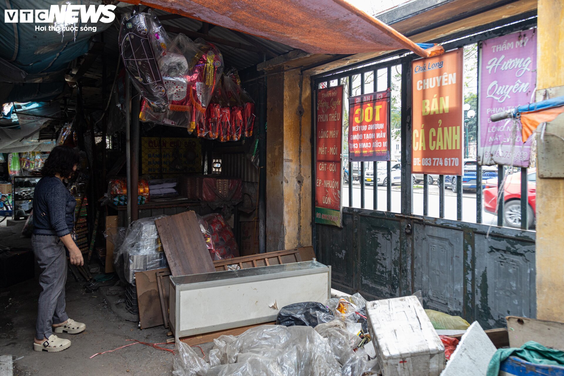 Cảnh ngổn ngang, tan hoang trong chợ Mai Động chờ ngày bị 'khai tử' - Ảnh 22.