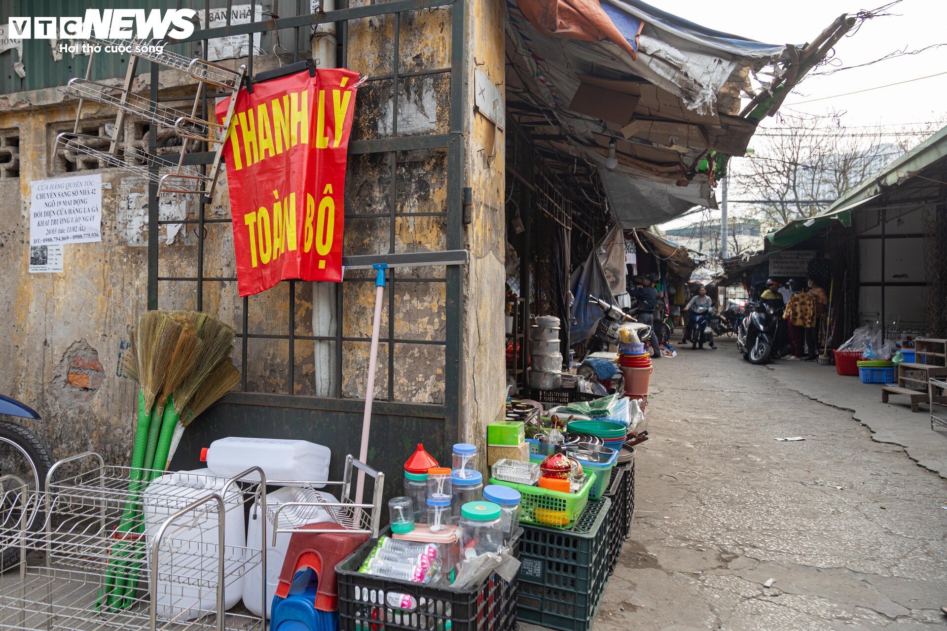 Cảnh ngổn ngang, tan hoang trong chợ Mai Động chờ ngày bị 'khai tử' - Ảnh 11.