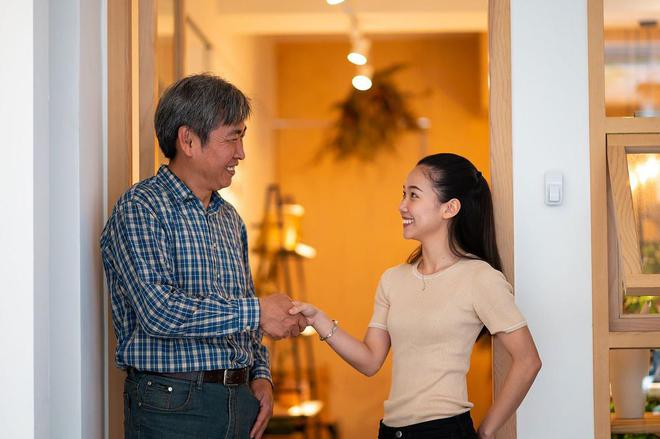 Anh trai, chị dâu qua đời, tôi nhận nuôi cháu gái, ai cũng nói dại: 14 năm sau, tôi có biệt thự to nhất làng- Ảnh 3. Anh trai, chị dâu qua đời, tôi nhận nuôi cháu gái, ai cũng nói dại: 14 năm sau, tôi có biệt thự to nhất làng- Ảnh 3.