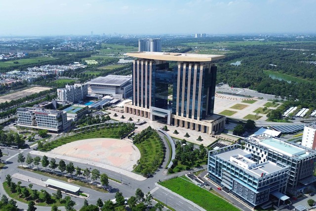 Ba tỉnh Đông Nam Bộ 'trắng' hộ nghèo, thu nhập cao nhất nước, thậm chí 1 tỉnh dự báo có thu nhập bình quân tháng mỗi người hơn 18 triệu - Ảnh 2.