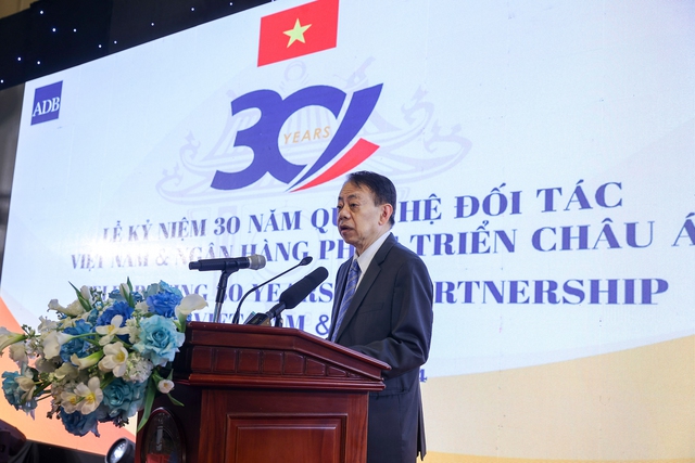 Thủ tướng đề nghị ADB hỗ trợ trong các dự án 'xoay chuyển tình thế, chuyển đổi trạng thái' - Ảnh 5. Thủ tướng đề nghị ADB hỗ trợ trong các dự án 'xoay chuyển tình thế, chuyển đổi trạng thái' - Ảnh 5.