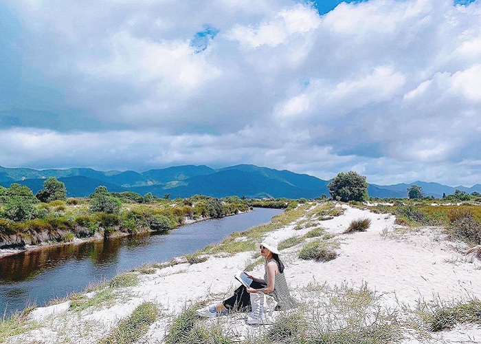 Phát hiện “hòn ngọc ẩn&quot; của biển miền Bắc cách Hà Nội 200km, chuyên trang nước ngoài hết lời khen ngợi - Ảnh 7.