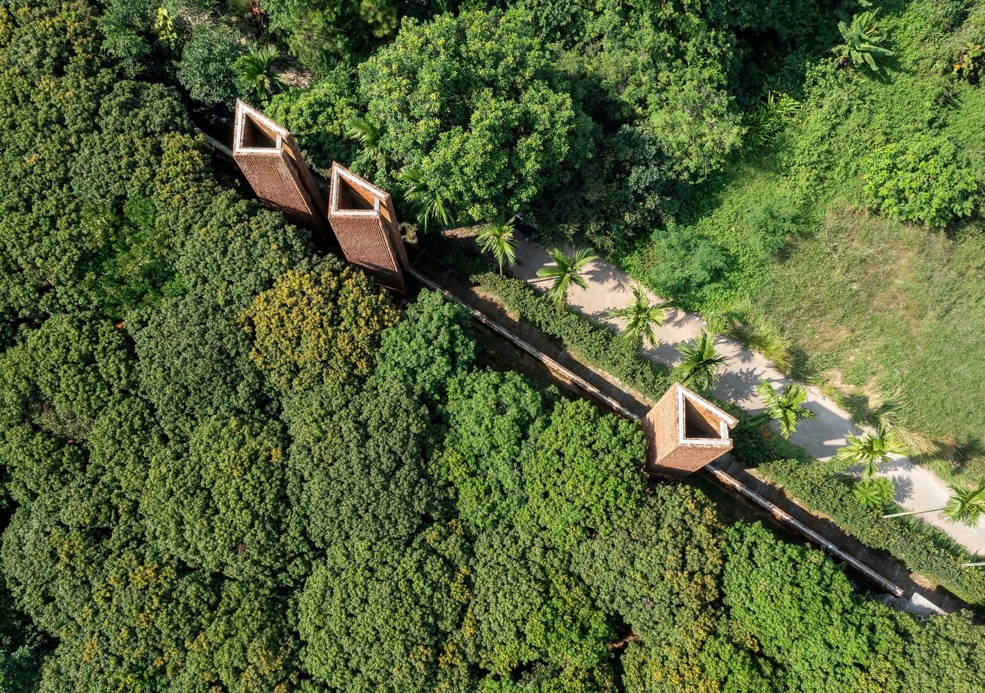 Vì sao cơ ngơi 5.000m2, hàng trăm tỷ của Xuân Hinh lọt top 14 công trình kiến trúc hay nhất thế giới?- Ảnh 3. Vì sao cơ ngơi 5.000m2, hàng trăm tỷ của Xuân Hinh lọt top 14 công trình kiến trúc hay nhất thế giới?- Ảnh 3.