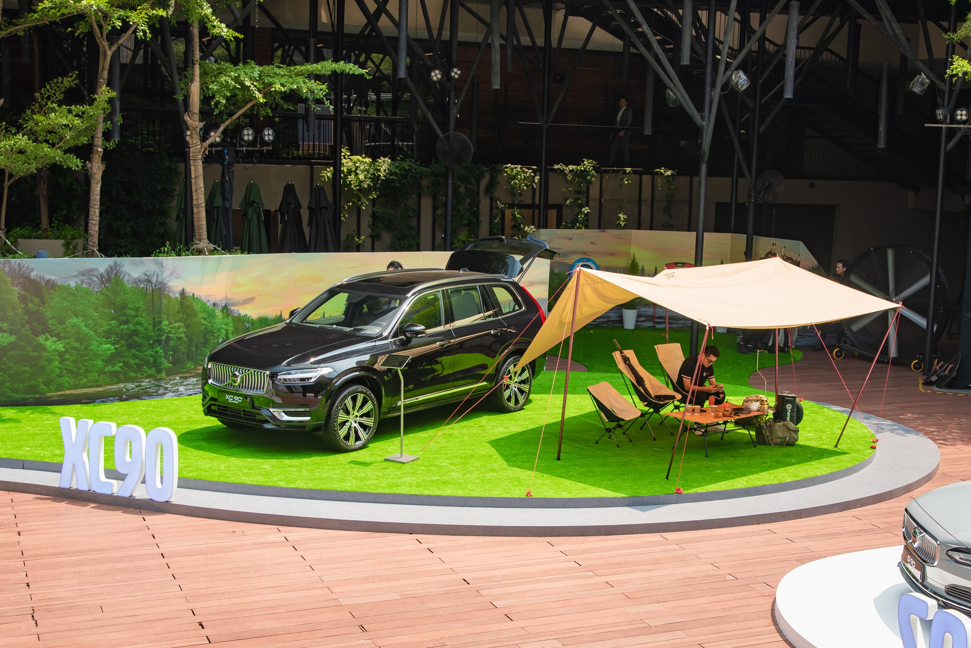 Tôi dừng lại, đi triển lãm đầu tiên của Volvo tại Việt Nam: Vừa đủ của người thành công hóa ra là vậy - Ảnh 5. Tôi dừng lại, đi triển lãm đầu tiên của Volvo tại Việt Nam: Vừa đủ của người thành công hóa ra là vậy - Ảnh 5.