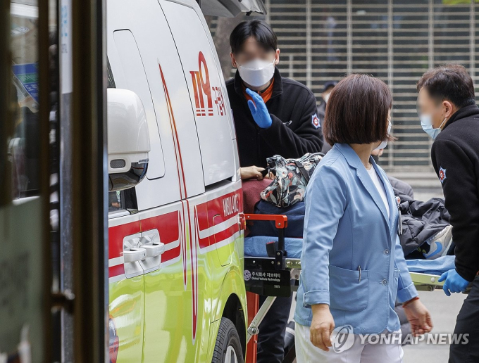 Tình cảnh sau 25 ngày khủng hoảng y tế tại Hàn Quốc: Nhiều bệnh nhân chấp nhận &quot;án tử&quot;, người thân bất lực trước hiện thực đau lòng - Ảnh 5.