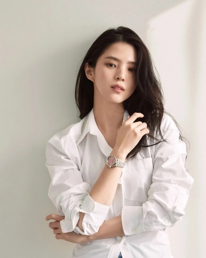 Soi căn biệt thự nằm trong khu nhà giàu của Han So Hee, mua và trả một lúc bằng tiền mặt hơn 36 tỷ - Ảnh 1.