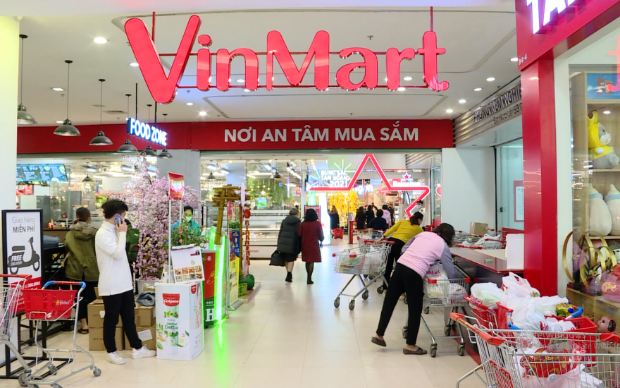 Sự dứt khoát xuyên suốt của tỷ phú Vượng khi cần tập trung: Từ đóng cửa Tập đoàn Tài chính Vincom, bán VinMart, Vincom Retail, One Mount đến dừng Vinsmart, Vinpearl Air- Ảnh 3.