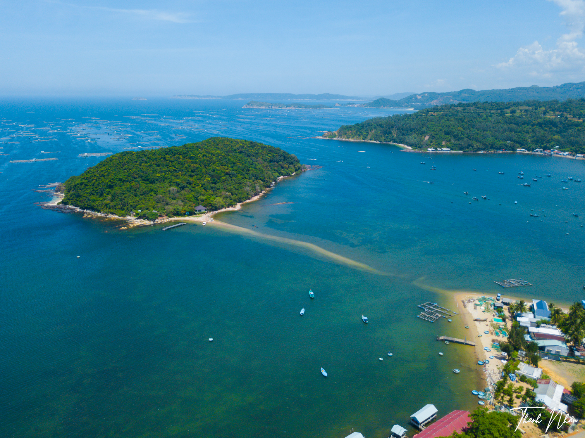 Thị xã được mệnh danh là thủ phủ tôm hùm, nằm bên cao tốc Bắc - Nam, phấn đấu lên thành phố vào năm sau- Ảnh 4.