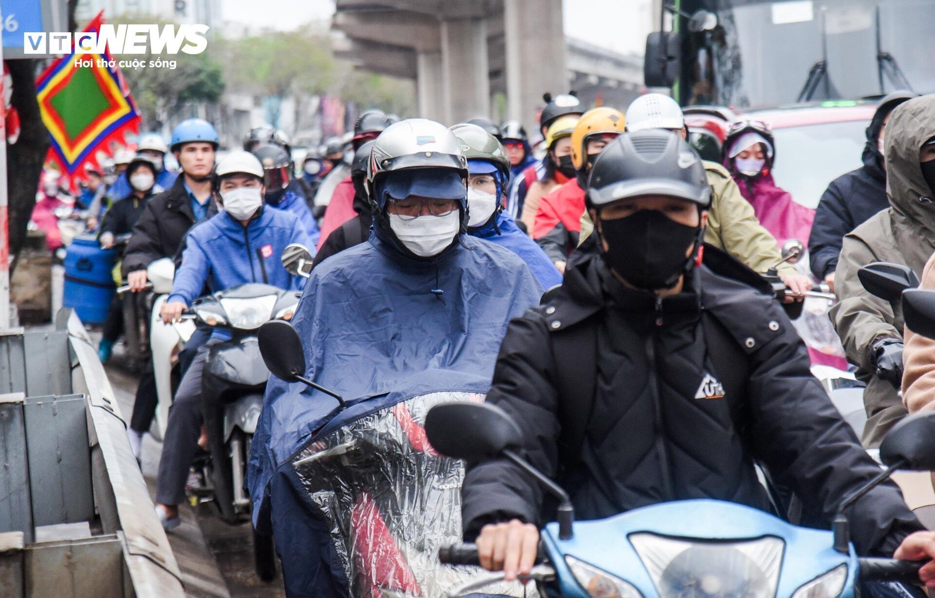 Sáng nay, cả thành phố đi làm muộn - Ảnh 6.