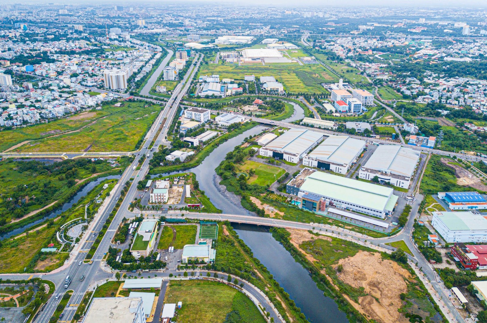 Chính sách mới có hiệu lực từ tháng 3/2024: Tăng trần giá vé máy bay nội địa, thêm đối tượng ưu tiên mua nhà- Ảnh 3. Chính sách mới có hiệu lực từ tháng 3/2024: Tăng trần giá vé máy bay nội địa, thêm đối tượng ưu tiên mua nhà- Ảnh 3.