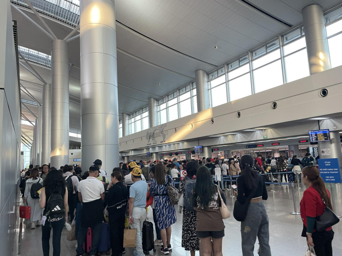 7749 kiếp nạn của fan Việt đu concert Taylor Swift tại Singapore: Chi phí đắt, điêu đứng vì vé bị hủy giờ chót, 1 mét vuông 10 kẻ lừa đảo! - Ảnh 9. 7749 kiếp nạn của fan Việt đu concert Taylor Swift tại Singapore: Chi phí đắt, điêu đứng vì vé bị hủy giờ chót, 1 mét vuông 10 kẻ lừa đảo! - Ảnh 9.