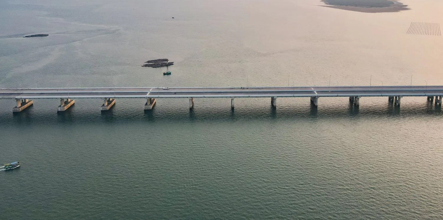 Tỉnh đầu tiên ở Việt Nam tự làm đường cao tốc và kỳ tích trong chiến dịch Tỉnh đầu tiên ở Việt Nam tự làm đường cao tốc và kỳ tích trong chiến dịch