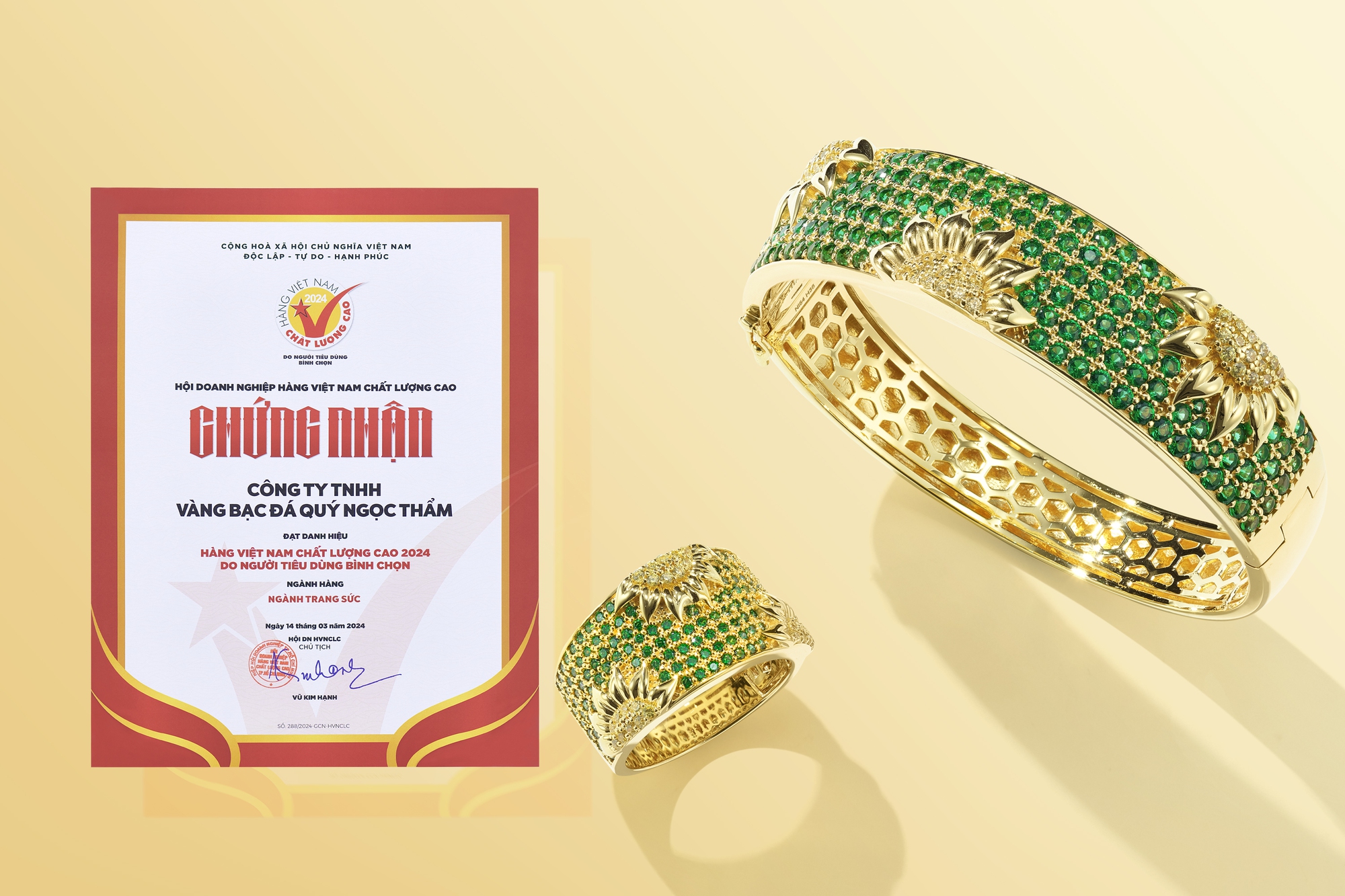 Năm thứ 12 Ngọc Thẩm Jewelry đạt danh hiệu Hàng Việt Nam chất lượng cao - Ảnh 1. Năm thứ 12 Ngọc Thẩm Jewelry đạt danh hiệu Hàng Việt Nam chất lượng cao - Ảnh 1.
