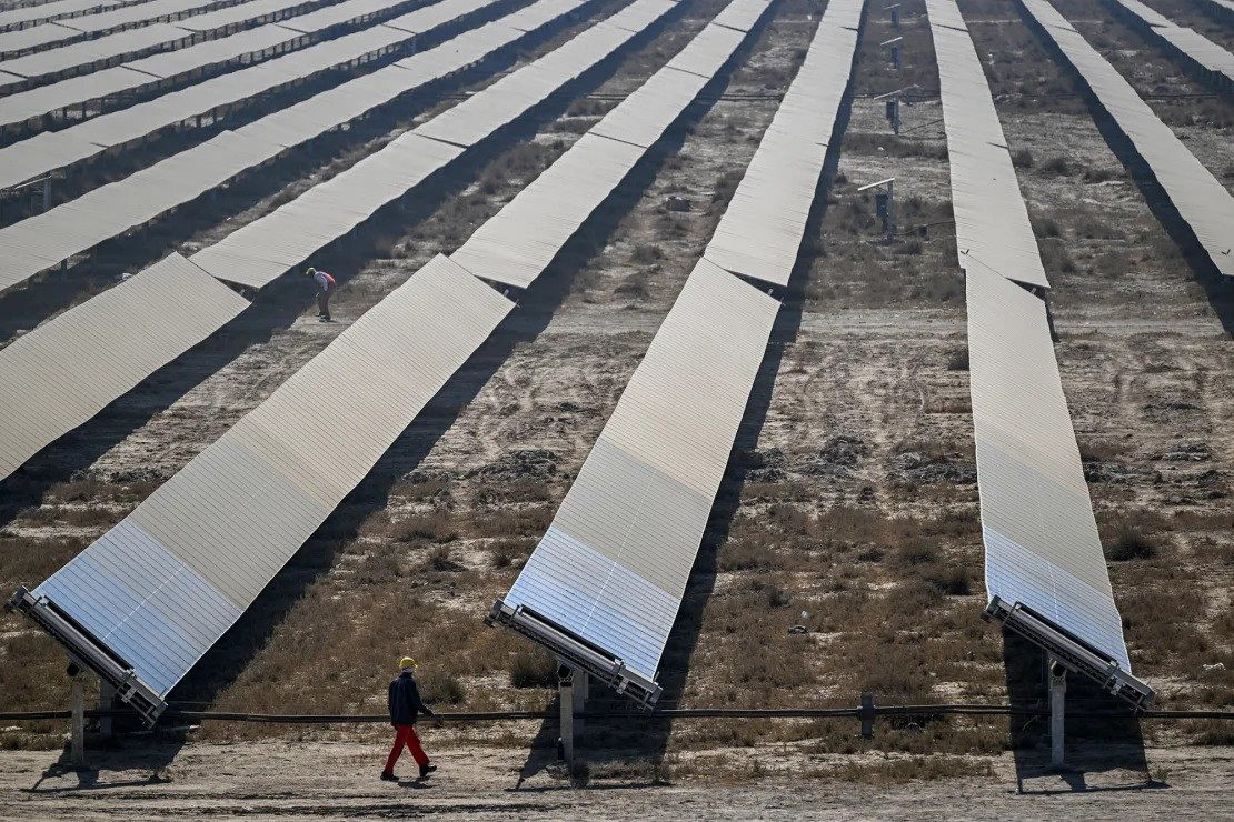 Tỷ phú ngành than xây công viên năng lượng sạch lớn nhất hành tinh trị giá 20 tỷ USD: Diện tích gấp 5 lần Paris, có thể cung cấp đủ điện cho Thụy Sĩ - Ảnh 4.