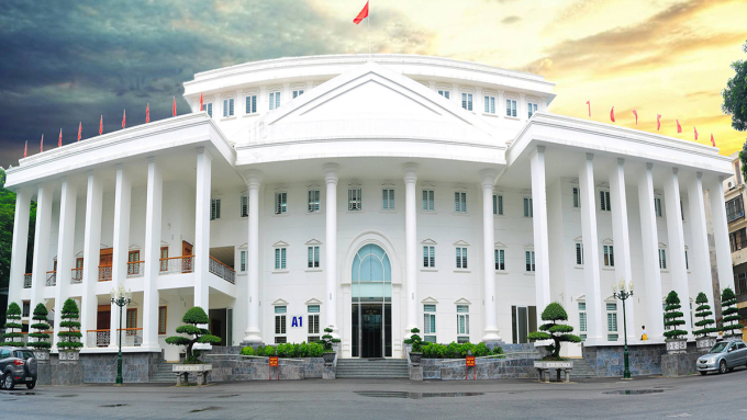 Tranh cãi "căng cực" nhất trên các hội nhóm tuyển sinh của 2k6: Học ngoại ngữ chọn ULIS hay HANU? - Ảnh 4.