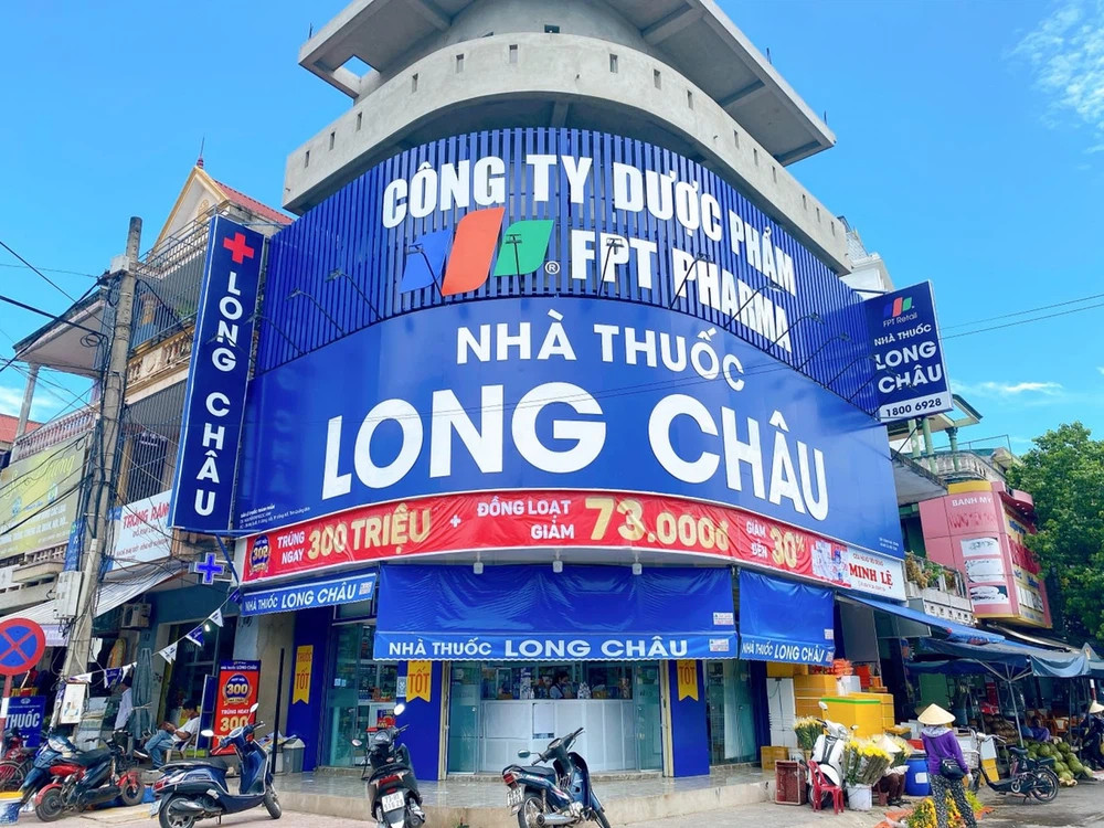 Chuy n k tr c ng y FPT Long Ch u th nh vi n ng c r ng thu h n 15 000 t n m Ch t ch Nguy n B ch i p ph i leo thang ch t h ng l n k , nh thu c l n nh t S i