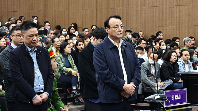 Viện kiểm sát thay đổi mức án đề nghị đối với cha con Chủ tịch Tân Hoàng Minh - Ảnh 1.