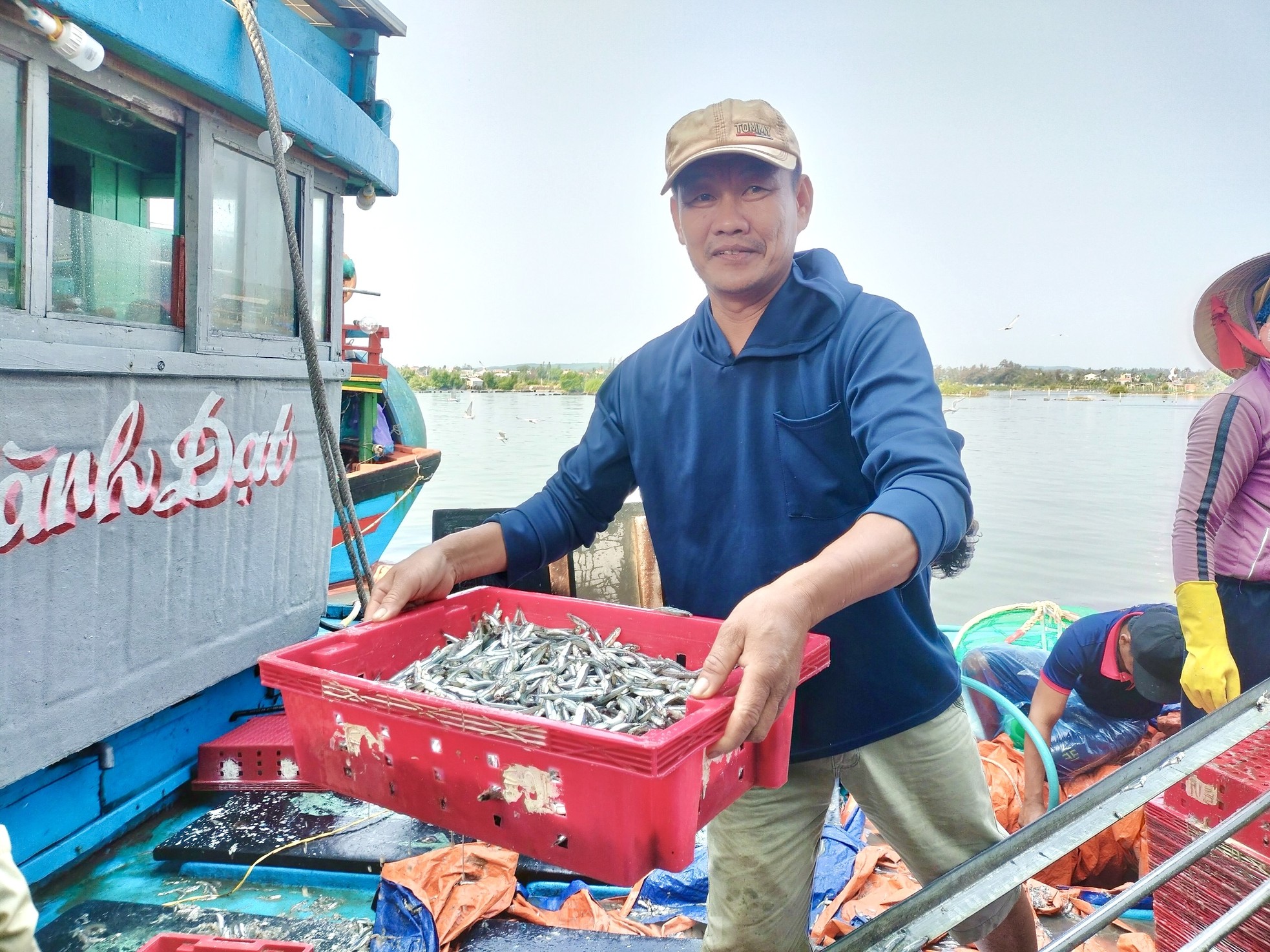 Ngư dân 'hốt bạc' vì trúng đậm mẻ cá lớn trong đêm - Ảnh 8.