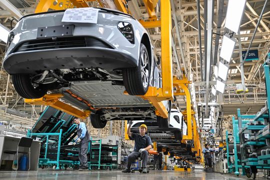 ‘Choáng’ với tài làm xe điện của Trung Quốc: Chỉ mất 2 năm để phát triển, 1 mẫu xe bán trong vỏn vẹn 1,5 năm, sắp tiêu chuẩn hóa toàn thị trường - Ảnh 1. ‘Choáng’ với tài làm xe điện của Trung Quốc: Chỉ mất 2 năm để phát triển, 1 mẫu xe bán trong vỏn vẹn 1,5 năm, sắp tiêu chuẩn hóa toàn thị trường - Ảnh 1.