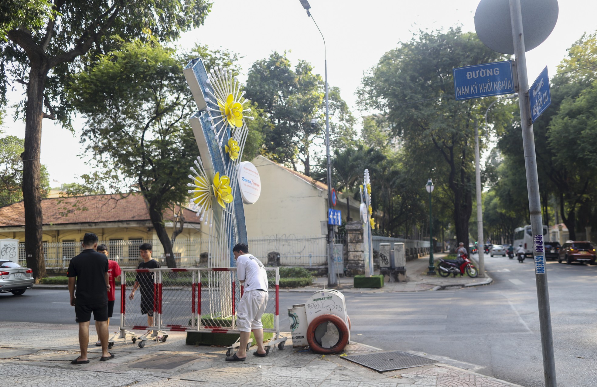 An ninh siết chặt phiên tòa vụ Vạn Thịnh Phát - Ảnh 3.