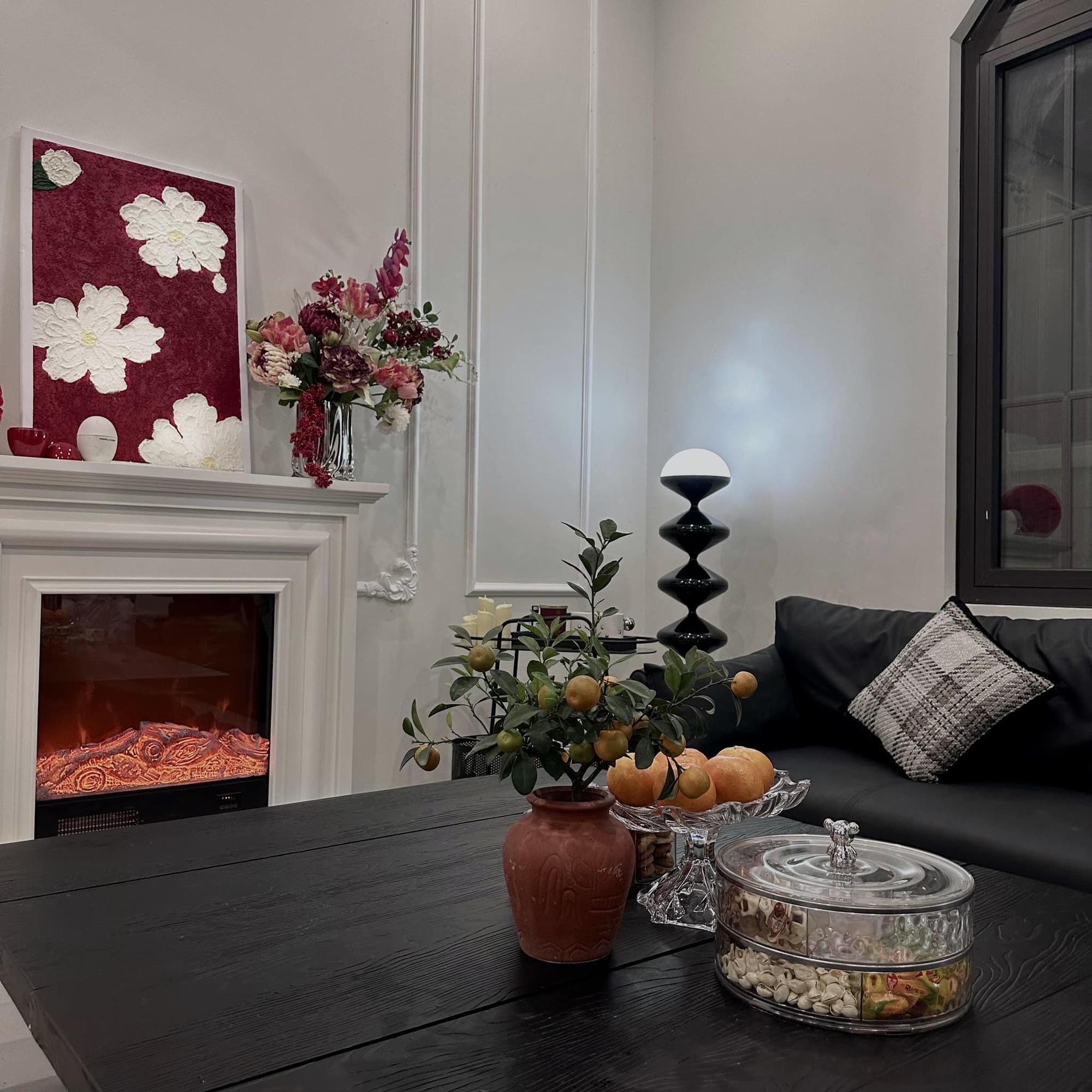 “Phú bà” phim Việt giờ vàng flex biệt thự tự decor, netizen đứng hình khi xem đến bức tượng bày trong nhà- Ảnh 7. “Phú bà” phim Việt giờ vàng flex biệt thự tự decor, netizen đứng hình khi xem đến bức tượng bày trong nhà- Ảnh 7.