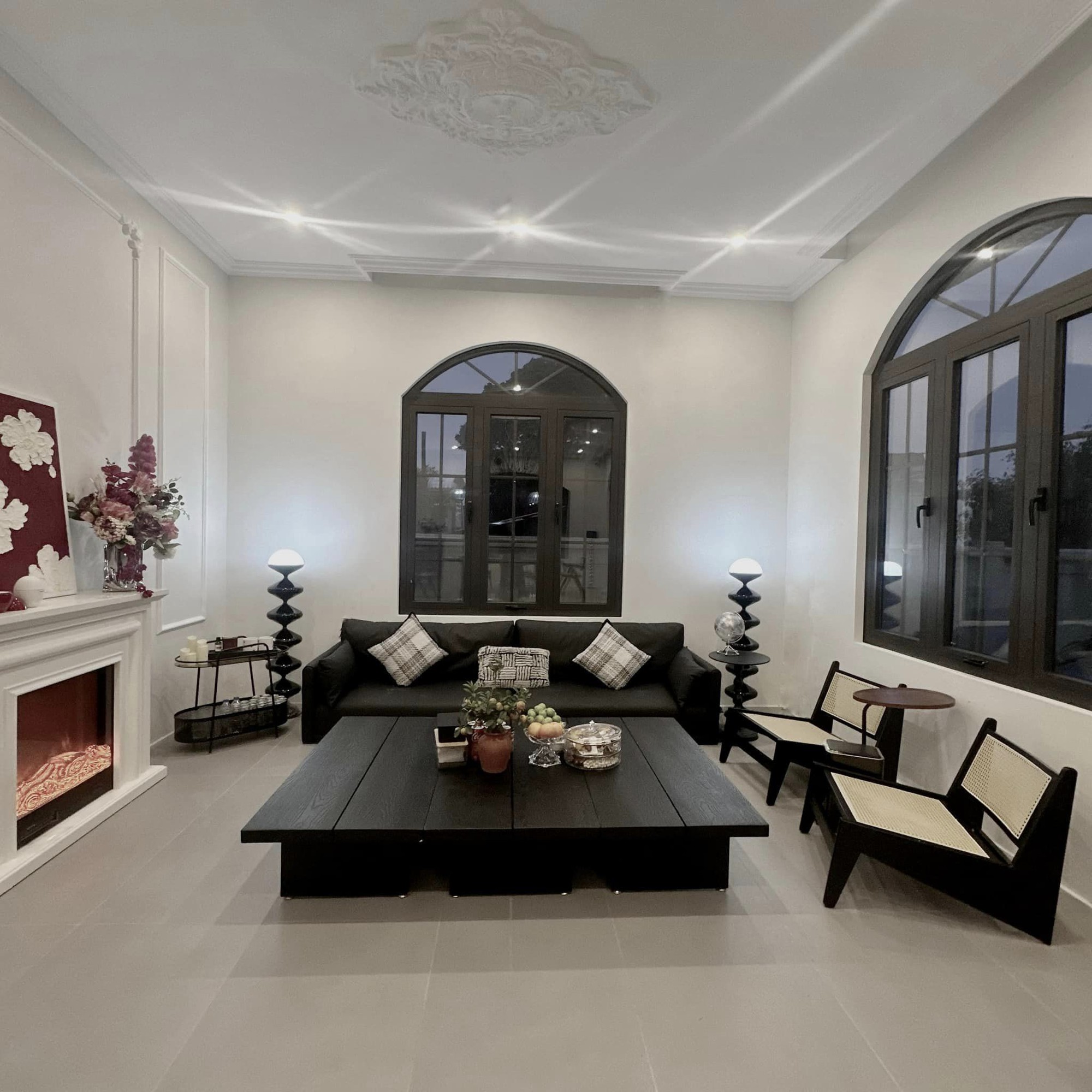 “Phú bà” phim Việt giờ vàng flex biệt thự tự decor, netizen đứng hình khi xem đến bức tượng bày trong nhà- Ảnh 8. “Phú bà” phim Việt giờ vàng flex biệt thự tự decor, netizen đứng hình khi xem đến bức tượng bày trong nhà- Ảnh 8.