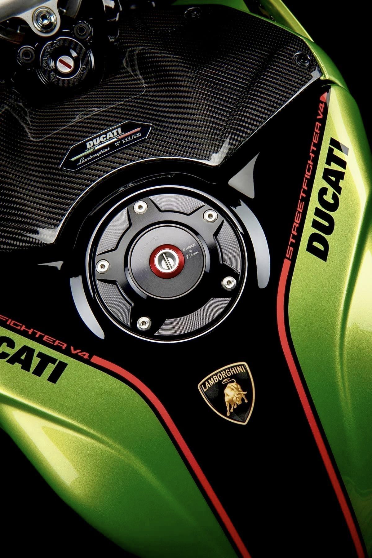 Vừa mua Lamborghini Urus tặng vợ, ông xã Đoàn Di Băng tiếp tục tậu Ducati Streetfighter V4 phiên bản giới hạn 630 chiếc toàn thế giới - Ảnh 6. Vừa mua Lamborghini Urus tặng vợ, ông xã Đoàn Di Băng tiếp tục tậu Ducati Streetfighter V4 phiên bản giới hạn 630 chiếc toàn thế giới - Ảnh 6.