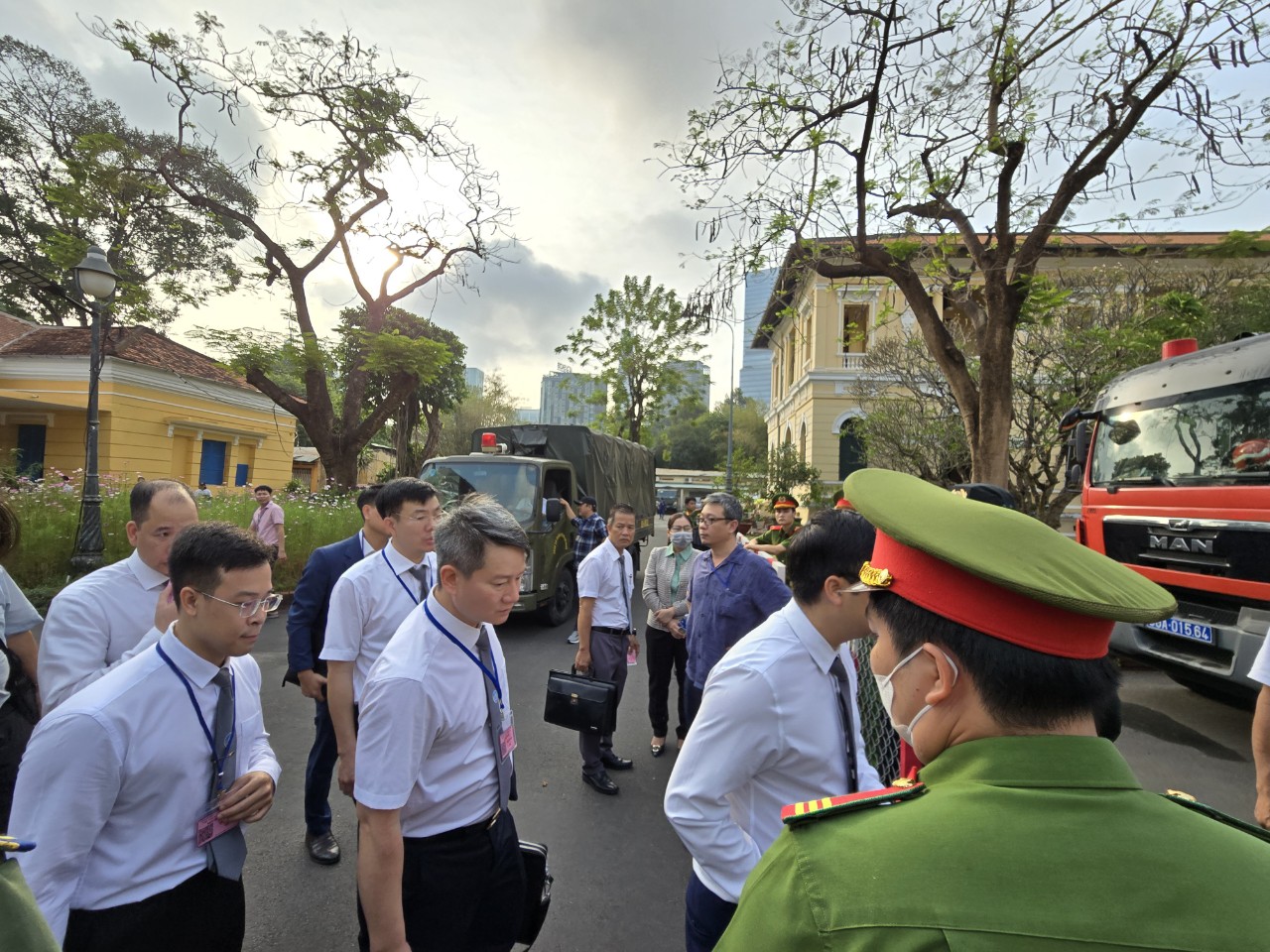 Hình ảnh bà Trương Mỹ Lan và đồng phạm trong ngày đầu xét xử- Ảnh 8.