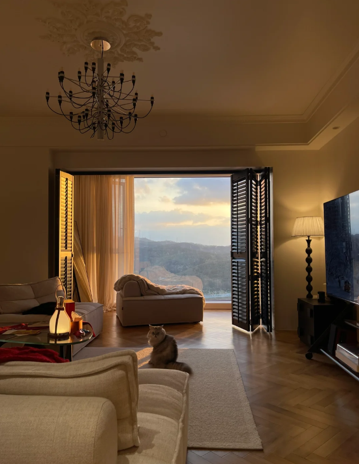 Chi gần 8 tỷ để sở hữu căn nhà ngắm view hoàng hôn cực đỉnh, dành hẳn một phòng cho mèo- Ảnh 5. Chi gần 8 tỷ để sở hữu căn nhà ngắm view hoàng hôn cực đỉnh, dành hẳn một phòng cho mèo- Ảnh 5.