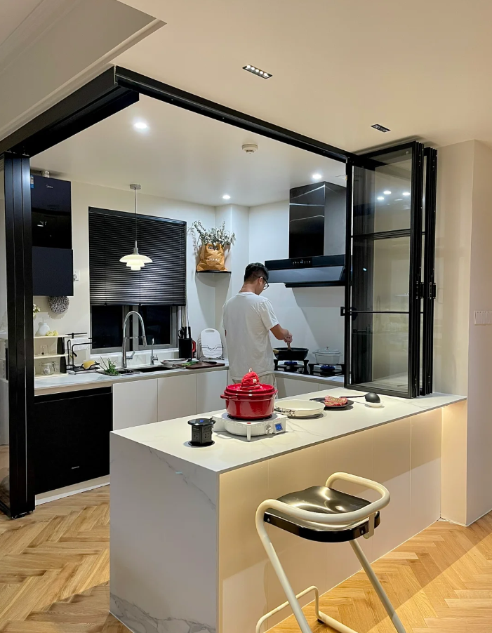 Chi gần 8 tỷ để sở hữu căn nhà ngắm view hoàng hôn cực đỉnh, dành hẳn một phòng cho mèo- Ảnh 9. Chi gần 8 tỷ để sở hữu căn nhà ngắm view hoàng hôn cực đỉnh, dành hẳn một phòng cho mèo- Ảnh 9.