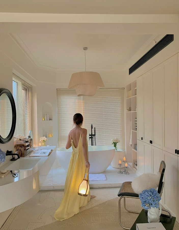 Chi gần 8 tỷ để sở hữu căn nhà ngắm view hoàng hôn cực đỉnh, dành hẳn một phòng cho mèo- Ảnh 8. Chi gần 8 tỷ để sở hữu căn nhà ngắm view hoàng hôn cực đỉnh, dành hẳn một phòng cho mèo- Ảnh 8.