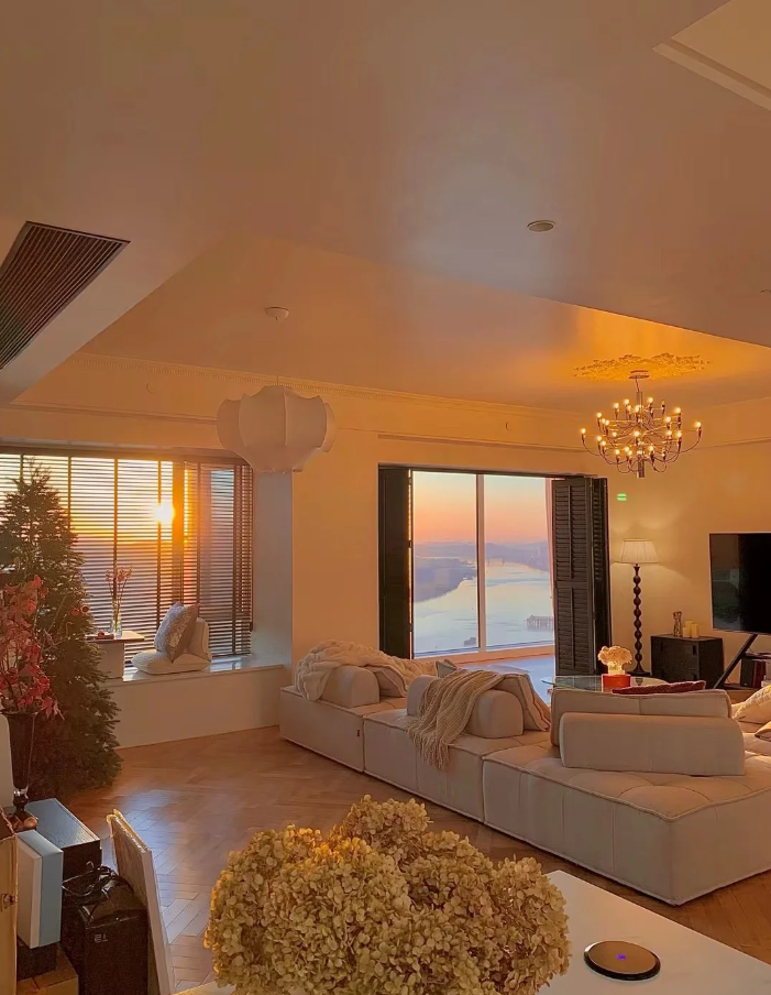 Chi gần 8 tỷ để sở hữu căn nhà ngắm view hoàng hôn cực đỉnh, dành hẳn một phòng cho mèo- Ảnh 12. Chi gần 8 tỷ để sở hữu căn nhà ngắm view hoàng hôn cực đỉnh, dành hẳn một phòng cho mèo- Ảnh 12.
