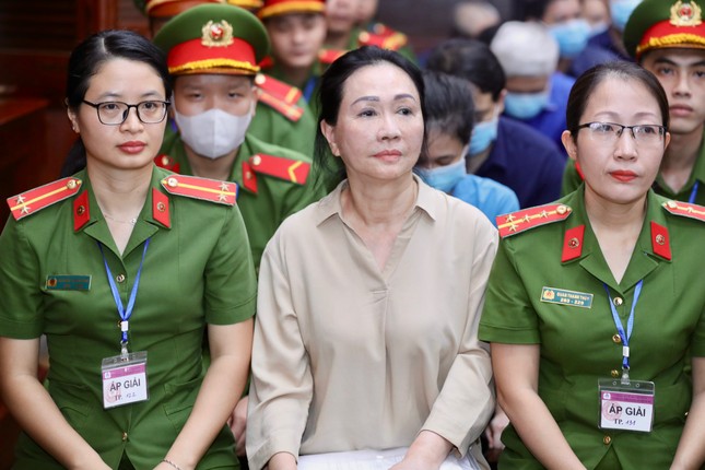 Bao nhiêu cán bộ ‘nhúng chàm’ vì nhận tiền, quà khi tiến hành thanh tra tại SCB? - Ảnh 1. Bao nhiêu cán bộ ‘nhúng chàm’ vì nhận tiền, quà khi tiến hành thanh tra tại SCB? - Ảnh 1.