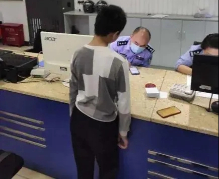 Đến ngân hàng rút 170 triệu, bà mẹ xây xẩm khi nghe trả lời "Tài khoản 0 đồng": Bí mật phía sau càng đáng sợ- Ảnh 1. Đến ngân hàng rút 170 triệu, bà mẹ xây xẩm khi nghe trả lời "Tài khoản 0 đồng": Bí mật phía sau càng đáng sợ- Ảnh 1.