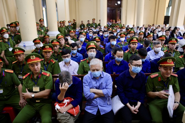 Cách bà Trương Mỹ Lan dựng ‘ma trận vòi bạch tuộc’ quanh Vạn Thịnh Phát - Ảnh 3. Cách bà Trương Mỹ Lan dựng ‘ma trận vòi bạch tuộc’ quanh Vạn Thịnh Phát - Ảnh 3.