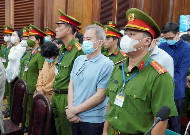 Bao nhiêu cán bộ ‘nhúng chàm’ vì nhận tiền, quà khi tiến hành thanh tra tại SCB? - Ảnh 2. Bao nhiêu cán bộ ‘nhúng chàm’ vì nhận tiền, quà khi tiến hành thanh tra tại SCB? - Ảnh 2.