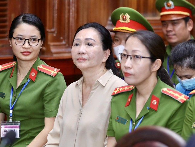 'Phi vụ' hối lộ 5,2 triệu USD trong vụ án Vạn Thịnh Phát - Ảnh 2. 'Phi vụ' hối lộ 5,2 triệu USD trong vụ án Vạn Thịnh Phát - Ảnh 2.