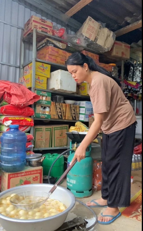 Khởi nghiệp với 30 triệu đồng, GenZ vùng cao lập kênh Tiktok triệu views nhờ một thông điệp- Ảnh 6. Khởi nghiệp với 30 triệu đồng, GenZ vùng cao lập kênh Tiktok triệu views nhờ một thông điệp- Ảnh 6.