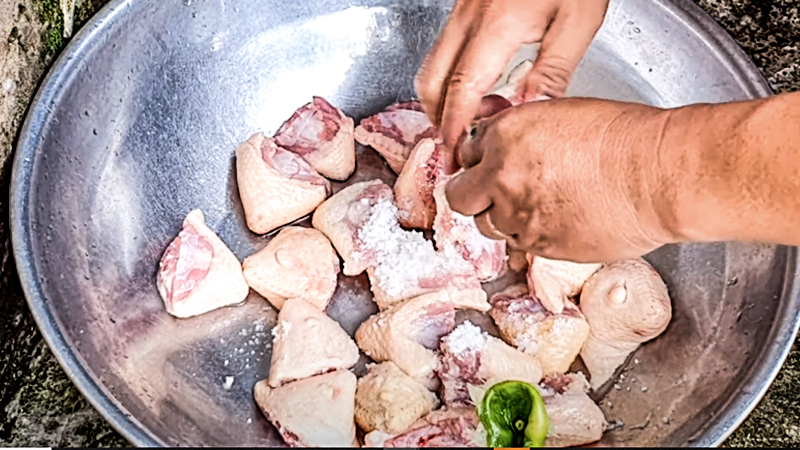 "Nhất phao câu, nhì đầu, cánh" nhưng những ai thích ăn nhất định phải biết 1 thao tác - Ảnh 6.