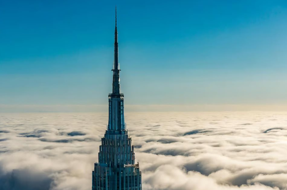 Định hình lại kỷ lục thế giới: Một quốc gia thông báo kế hoạch xây siêu công trình 'vượt mây' cao tới 2.000 m, tháp Burj Khalifa còn ‘thua xa’, có thể mất tới 123 nghìn tỷ đồng mới hoàn thành - Ảnh 1.