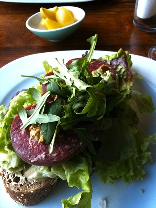 Câu hỏi khiến nhà báo Trương Anh Ngọc bị MC Lại Văn Sâm "đuổi ra khỏi trường quay": Không quá khó nhưng có 1 dữ liệu "bẫy" - Ảnh 2.