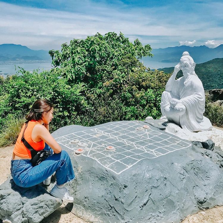 Nơi được mệnh danh là "Nóc nhà Đà Nẵng" được tỉ phú Mỹ ghé thăm, đường lên chỉ dành cho ai tay lái cứng - Ảnh 9. Nơi được mệnh danh là "Nóc nhà Đà Nẵng" được tỉ phú Mỹ ghé thăm, đường lên chỉ dành cho ai tay lái cứng - Ảnh 9.