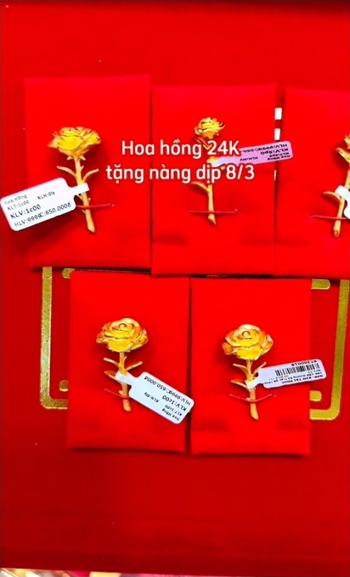 Theo cơn sốt giá, những bông hoa vàng 24K đang khiến chị em xuýt xoa còn cánh mày râu... ngậm ngùi than thở- Ảnh 6.