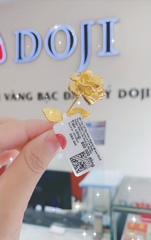 Theo cơn sốt giá, những bông hoa vàng 24K đang khiến chị em xuýt xoa còn cánh mày râu... ngậm ngùi than thở- Ảnh 5.