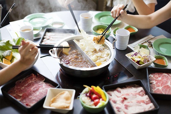 Chuyên gia “vạch mặt” 5 sai lầm trong cách ăn uống, đa số người Việt mắc phải - Ảnh 2. Chuyên gia “vạch mặt” 5 sai lầm trong cách ăn uống, đa số người Việt mắc phải - Ảnh 2.
