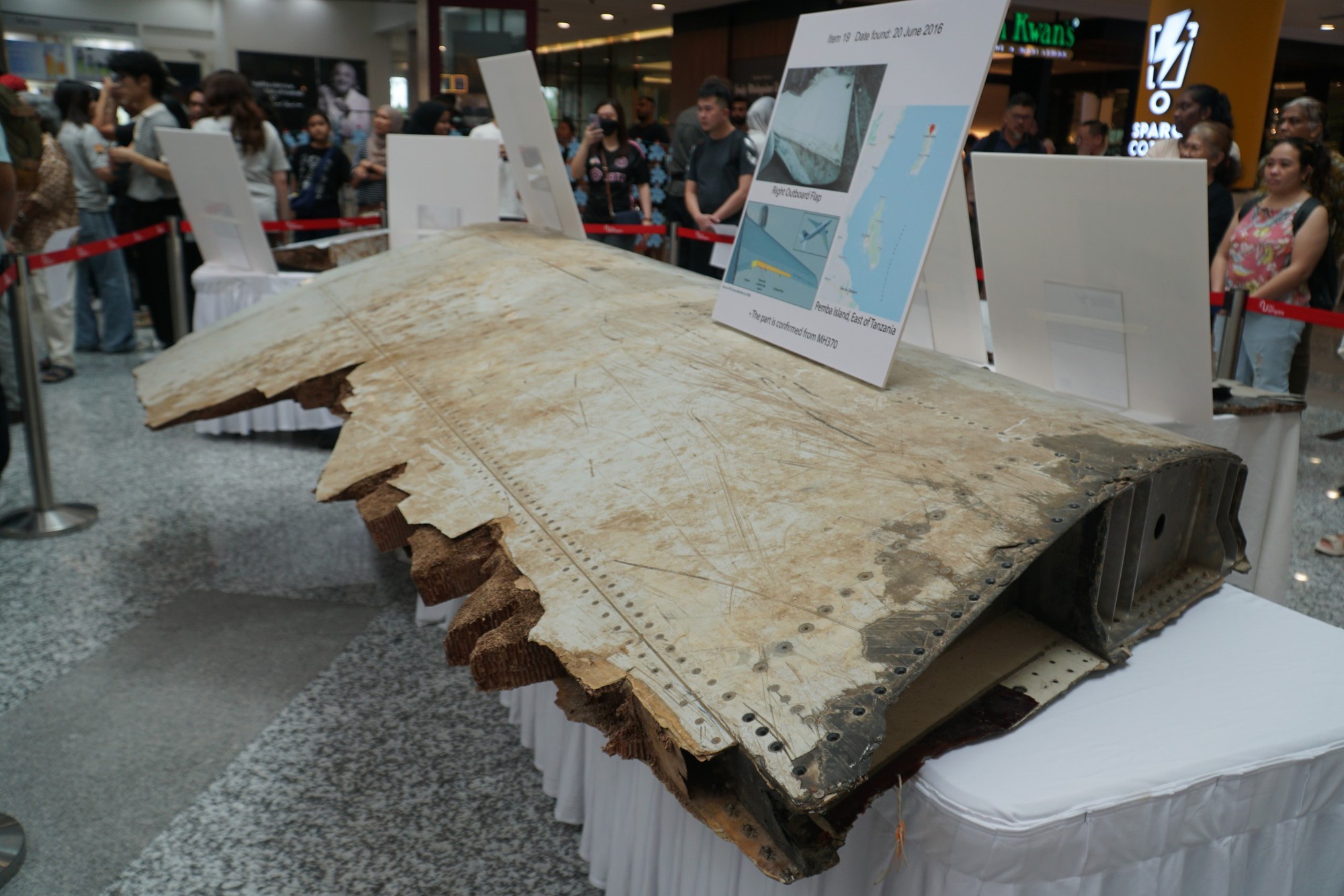 Tròn 10 năm MH370 mất tích: Điều gì thực sự đã xảy ra với sự cố bí ẩn nhất lịch sử hàng không?- Ảnh 4. Tròn 10 năm MH370 mất tích: Điều gì thực sự đã xảy ra với sự cố bí ẩn nhất lịch sử hàng không?- Ảnh 4.