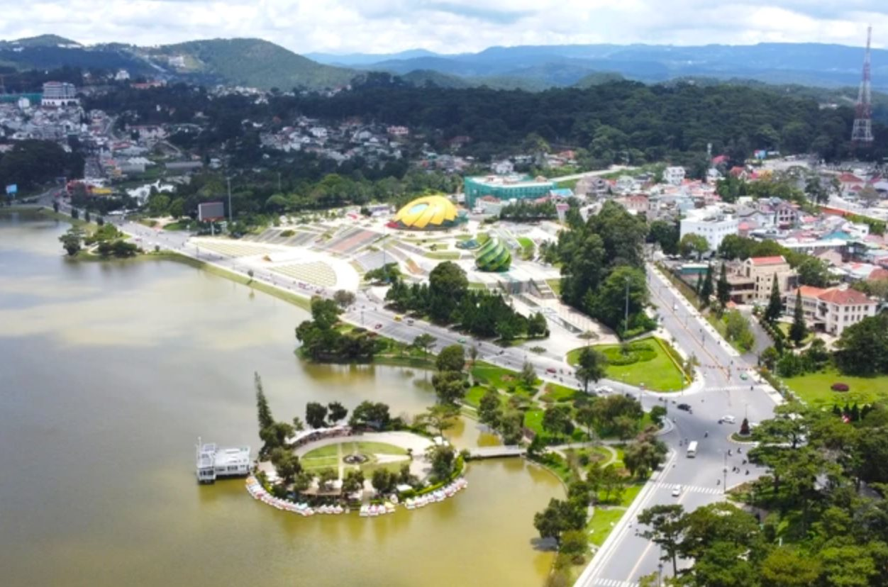 Thành phố Đà Lạt và 4 huyện sẽ được sắp xếp thành 1 thành phố, diện tích mở rộng gấp 4 lần hiện hữu- Ảnh 1. Thành phố Đà Lạt và 4 huyện sẽ được sắp xếp thành 1 thành phố, diện tích mở rộng gấp 4 lần hiện hữu- Ảnh 1.